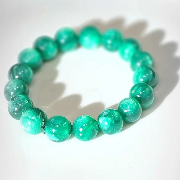 Lithium Emerald Mica 12 mm Stone Stretchy Bracelet - Picture 3 of 3
